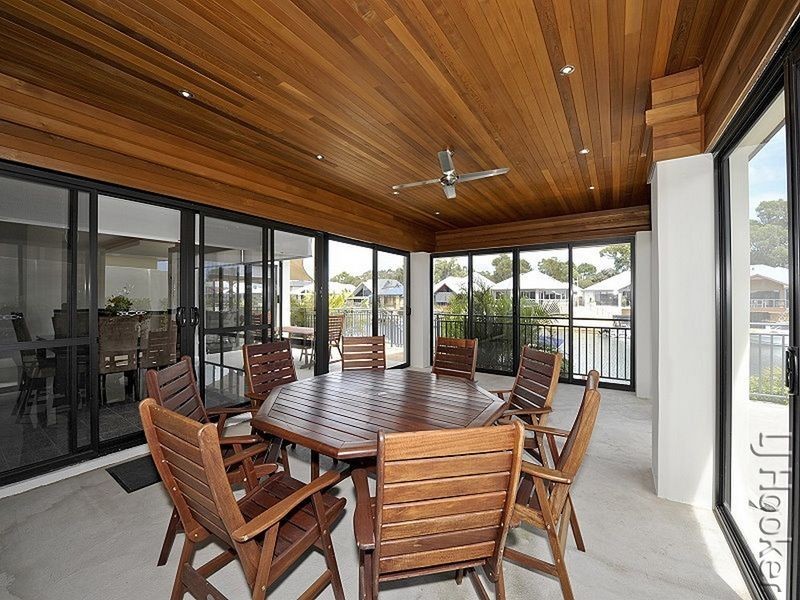 9 Ragamuffin Point, Halls Head WA 6210