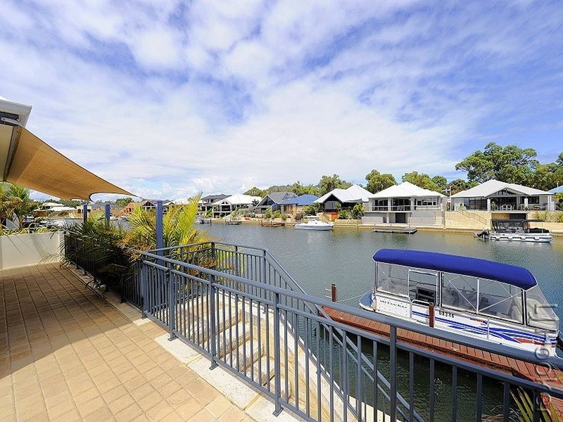 9 Ragamuffin Point, Halls Head WA 6210