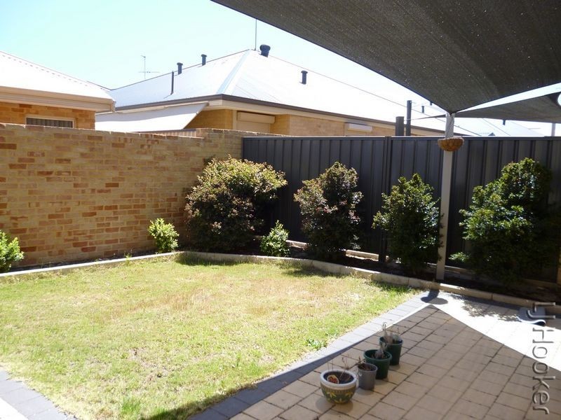 2/14 Wattleglen Avenue, Erskine WA 6210