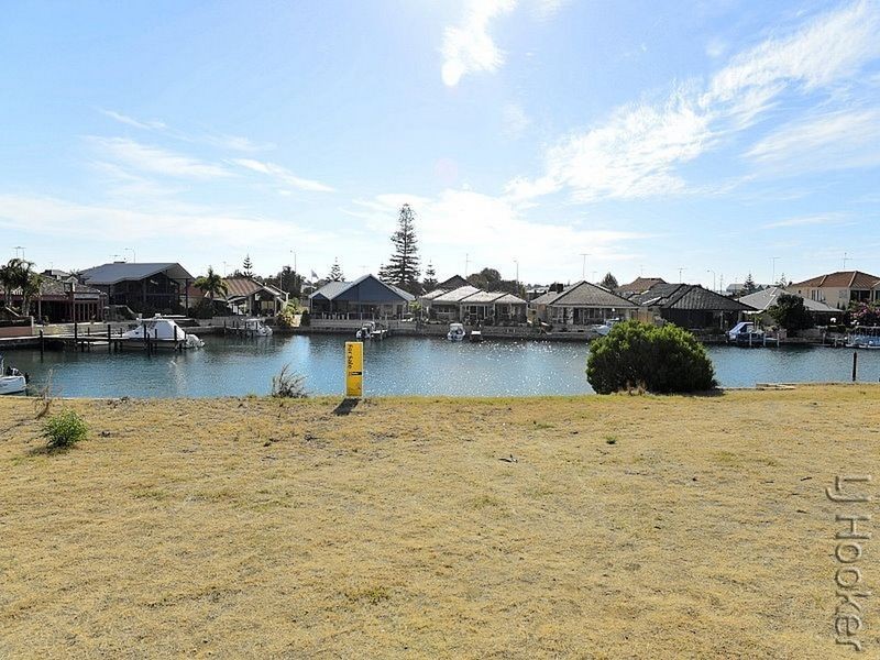 36 Rialto Place, Halls Head WA 6210