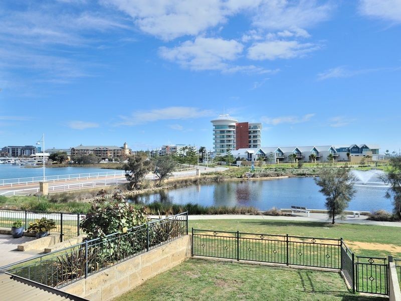 1/76 Ormsby Terrace, Mandurah WA 6210