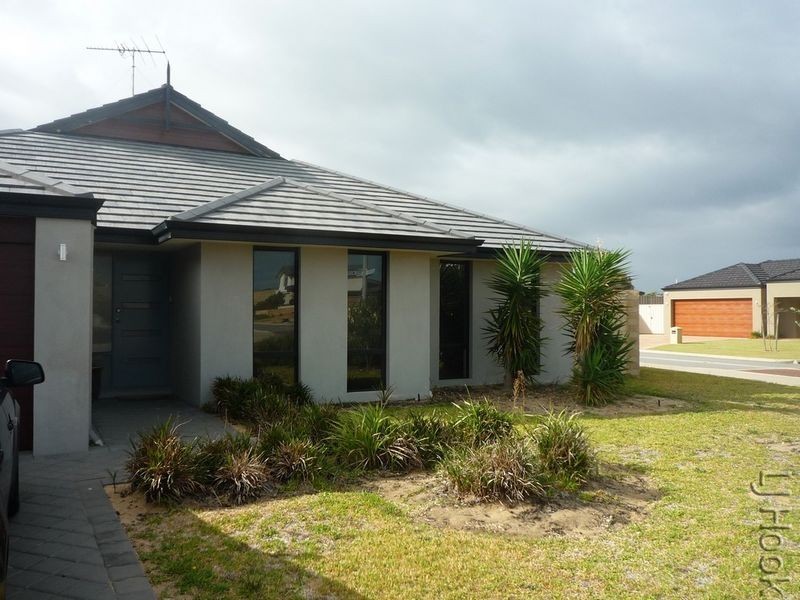 275 Peelwood Parade, Halls Head WA 6210