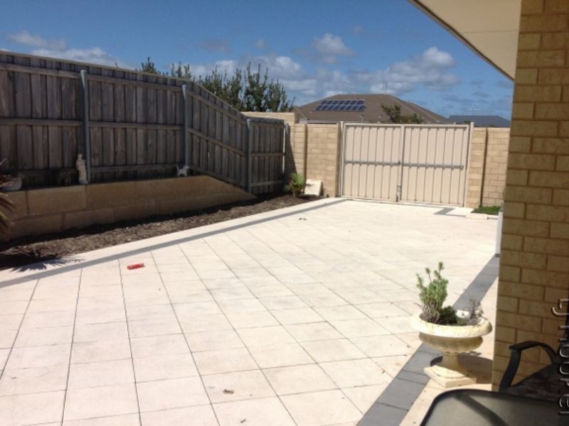 275 Peelwood Parade, Halls Head WA 6210