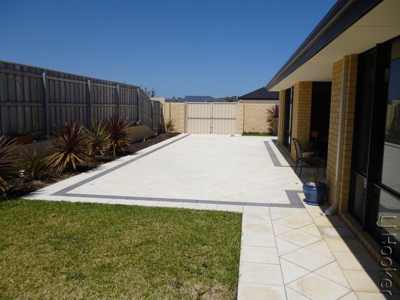 275 Peelwood Parade, Halls Head WA 6210