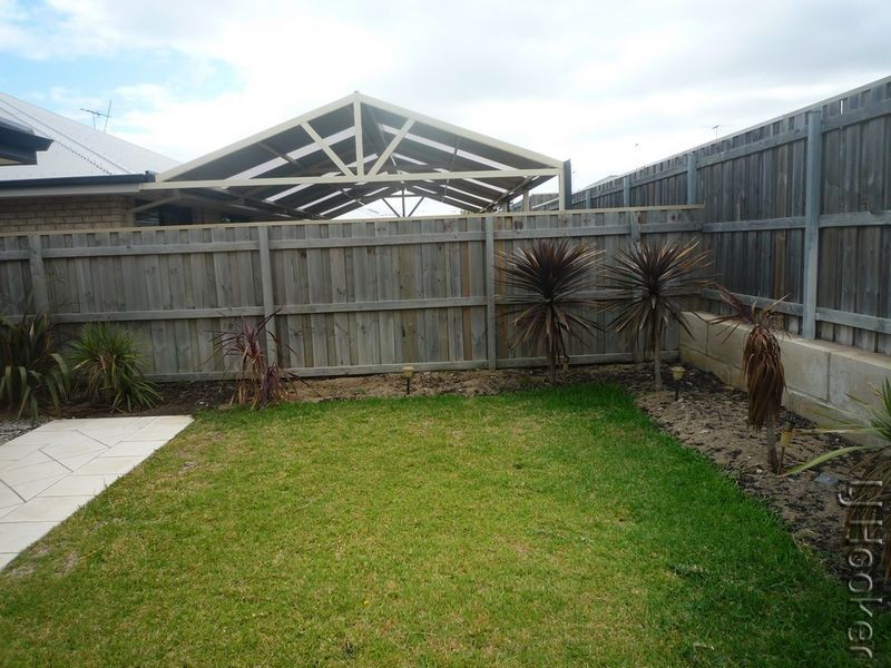 275 Peelwood Parade, Halls Head WA 6210