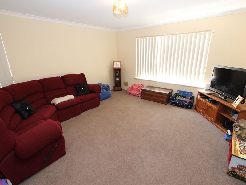 6B Seaton Close, Halls Head WA 6210