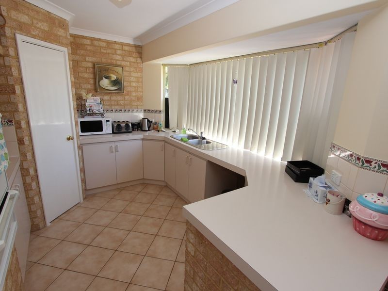 6B Seaton Close, Halls Head WA 6210