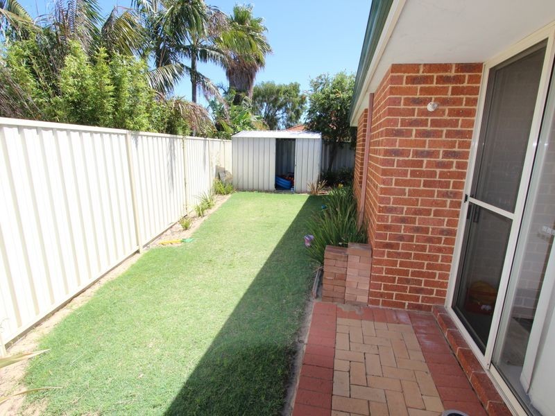 6B Seaton Close, Halls Head WA 6210