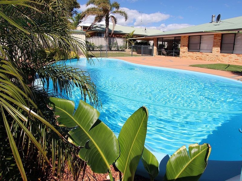 15 Carabeen Place, Halls Head WA 6210