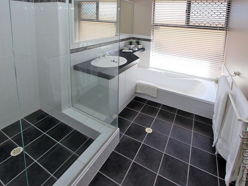 15 Carabeen Place, Halls Head WA 6210