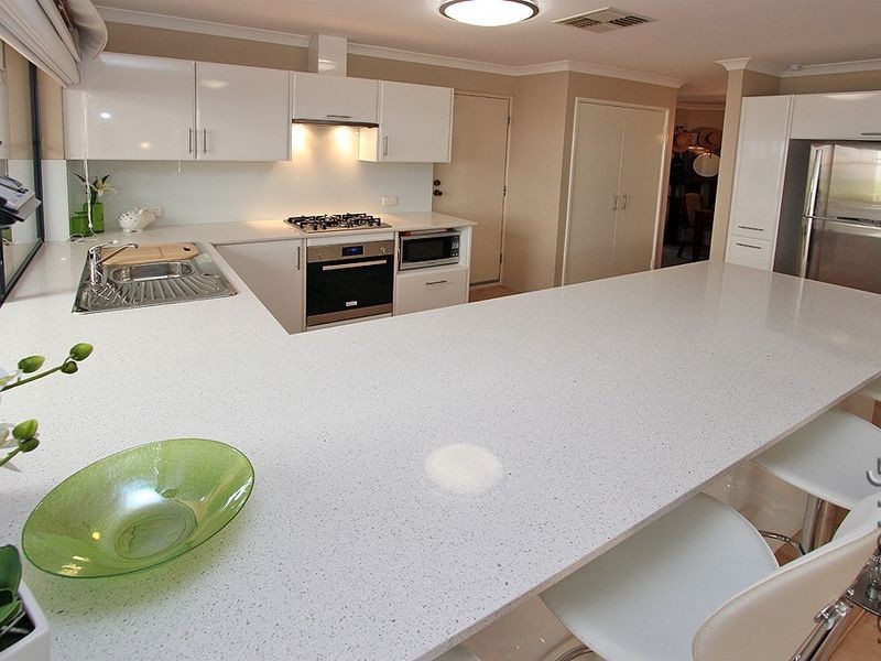 15 Carabeen Place, Halls Head WA 6210