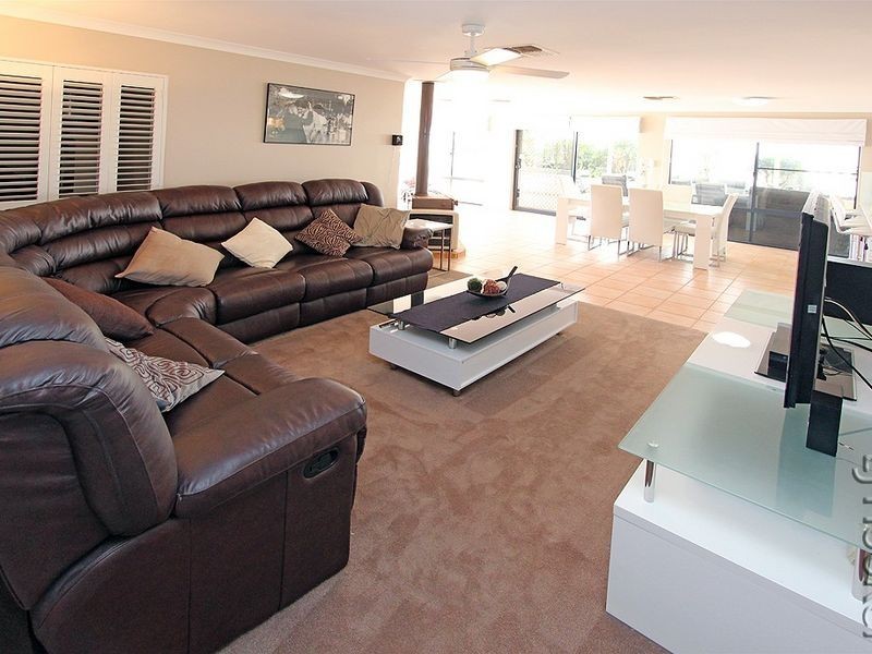 15 Carabeen Place, Halls Head WA 6210