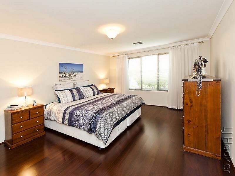 4 Grasshill Grange, Halls Head WA 6210