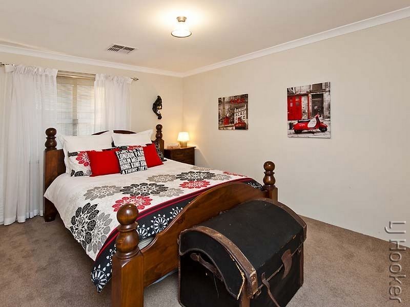 4 Grasshill Grange, Halls Head WA 6210