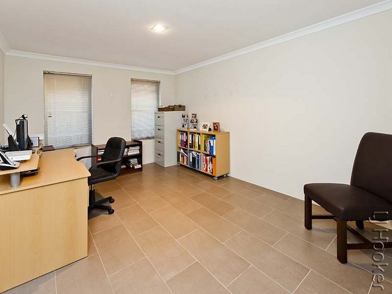 4 Grasshill Grange, Halls Head WA 6210