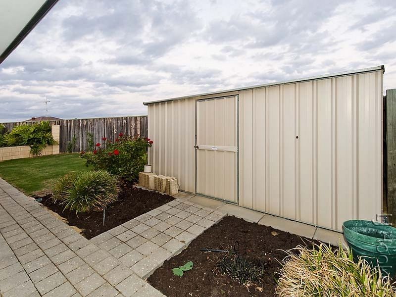 4 Grasshill Grange, Halls Head WA 6210