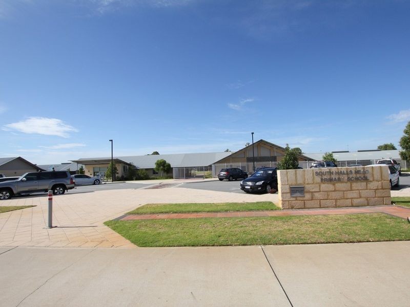 6 Castilloa Court, Halls Head WA 6210