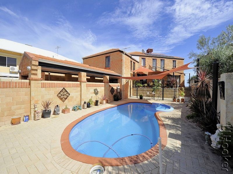 64 Hickman Road, Silver Sands WA 6210