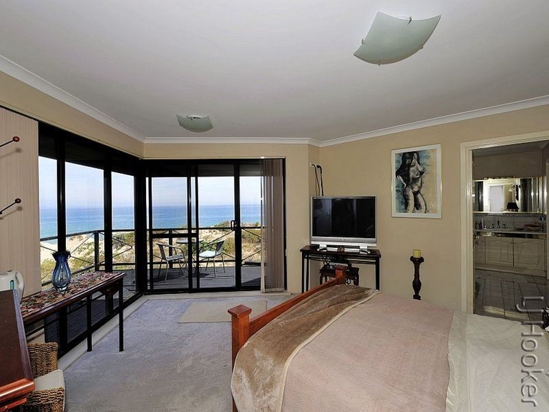 64 Hickman Road, Silver Sands WA 6210