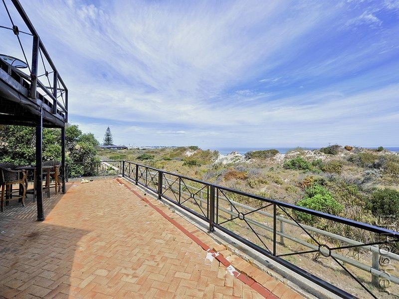 64 Hickman Road, Silver Sands WA 6210