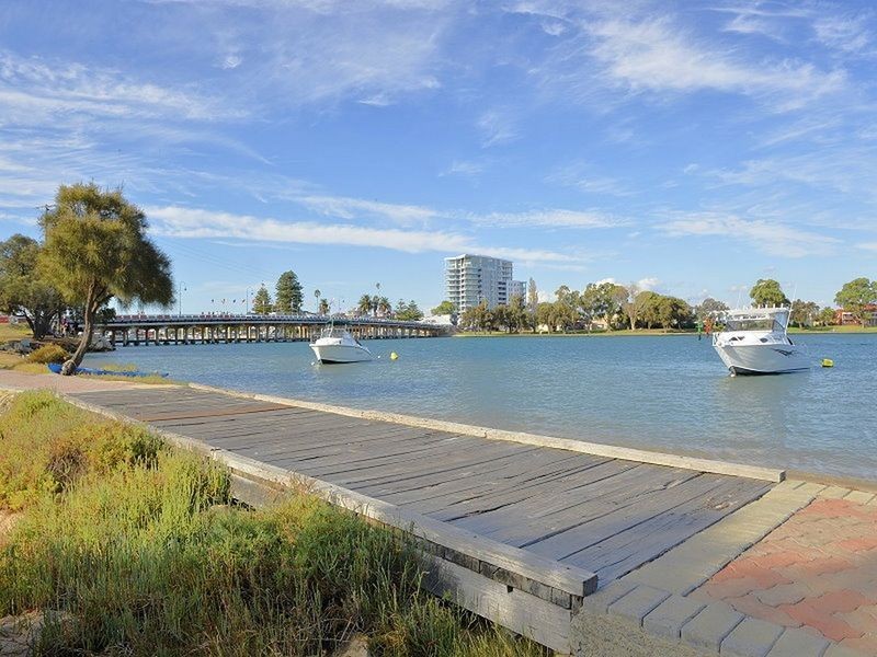 13 Cove Court, Dudley Park WA 6210