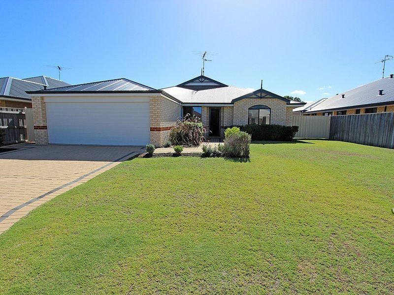 6 Lutea Road, Halls Head WA 6210