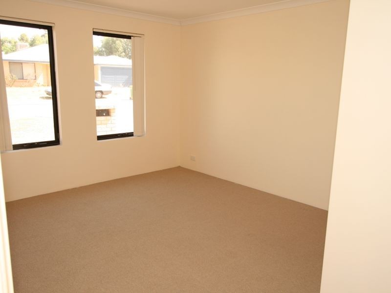 8/18 Irrawaddy Drive, Greenfields WA 6210