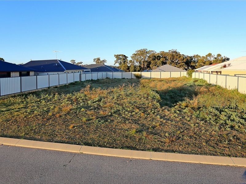 22 Philmont Way, Meadow Springs WA 6210