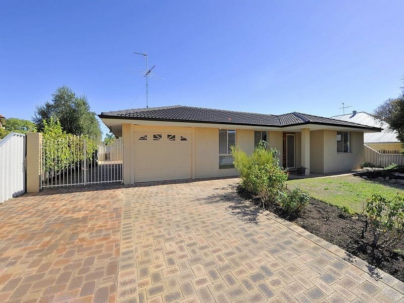 4 Watersun Drive, Silver Sands WA 6210