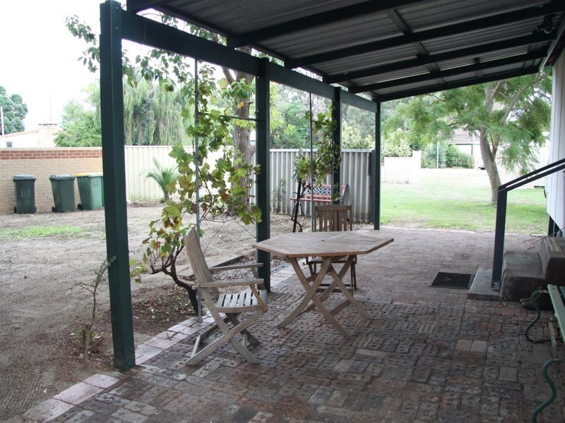 17 Beacham Street, Coodanup WA 6210
