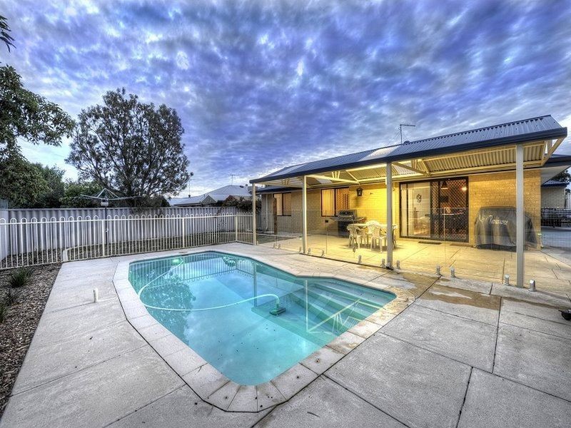 37 Coodanup Drive, Dudley Park WA 6210