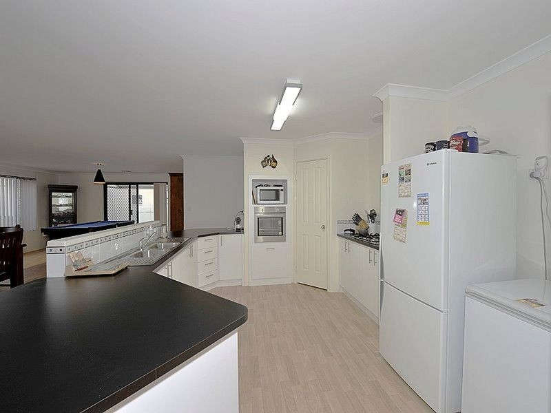 37 Coodanup Drive, Dudley Park WA 6210