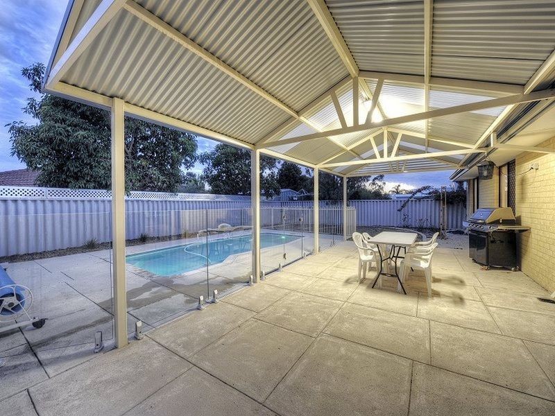 37 Coodanup Drive, Dudley Park WA 6210