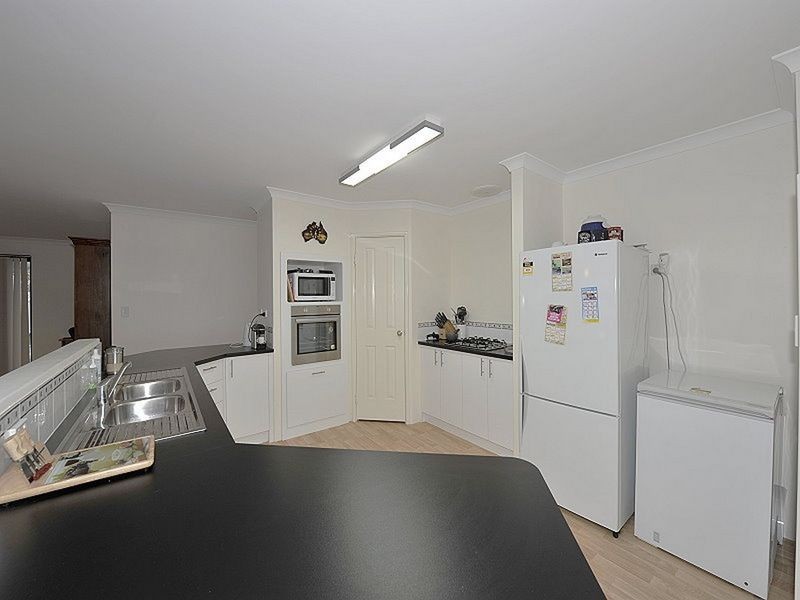 37 Coodanup Drive, Dudley Park WA 6210