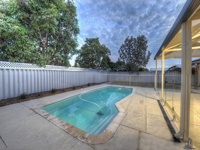 37 Coodanup Drive, Dudley Park WA 6210