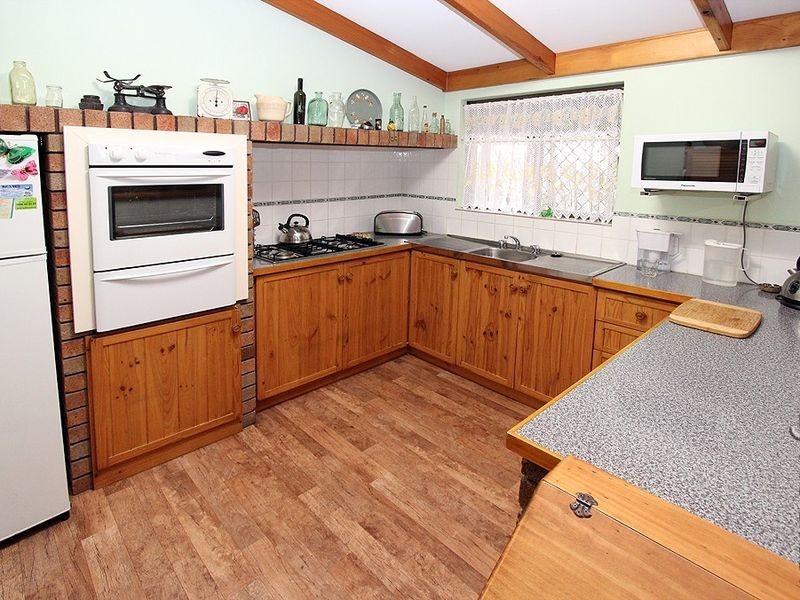 1 Kalbar Court, Greenfields WA 6210