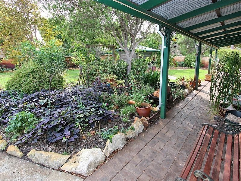 1 Kalbar Court, Greenfields WA 6210