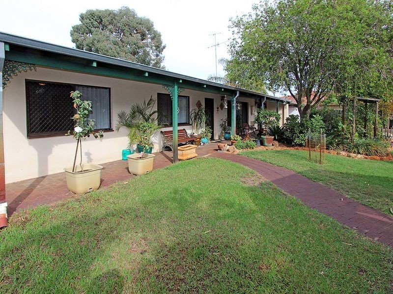 1 Kalbar Court, Greenfields WA 6210