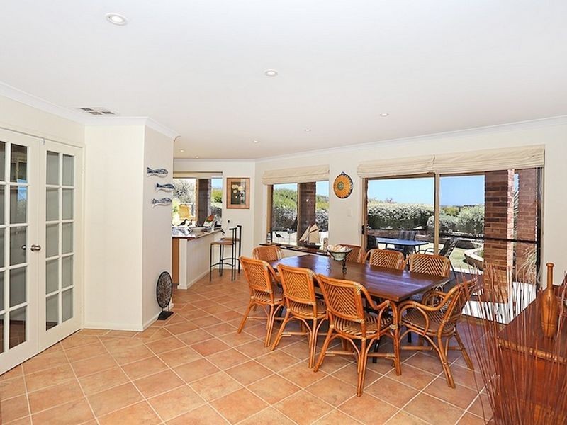 3 Coral Court, Halls Head WA 6210