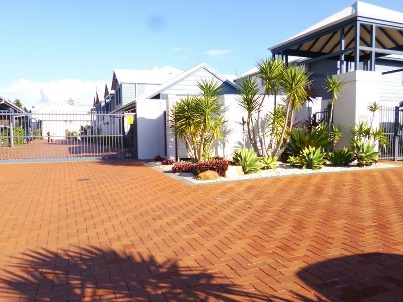 42/206 Mary Street, Halls Head WA 6210