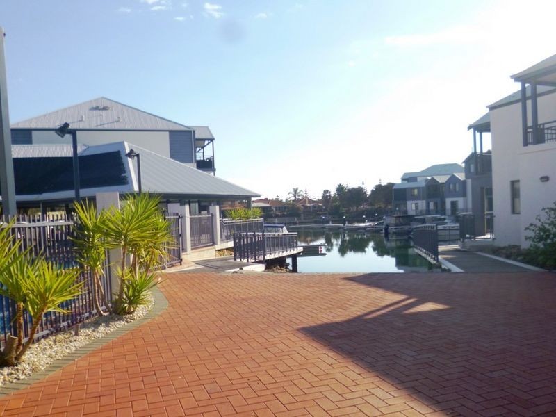 42/206 Mary Street, Halls Head WA 6210