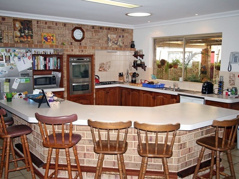 10 Exchequer Avenue, Greenfields WA 6210