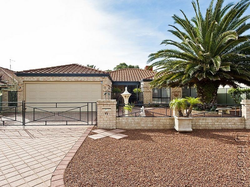 22 Paradise Circuit, Halls Head WA 6210