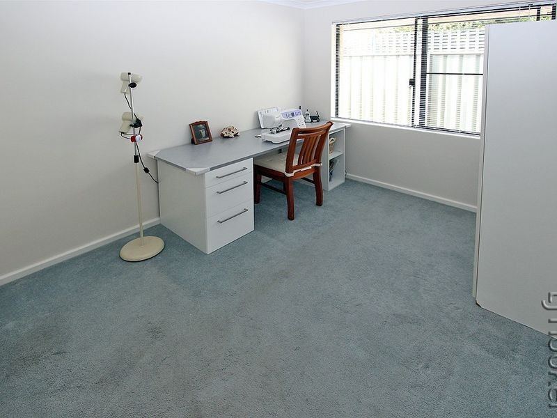 22 Paradise Circuit, Halls Head WA 6210