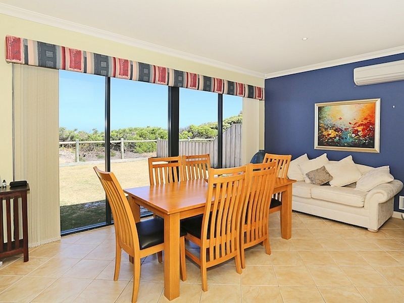 11 Sandy Cove, Halls Head WA 6210