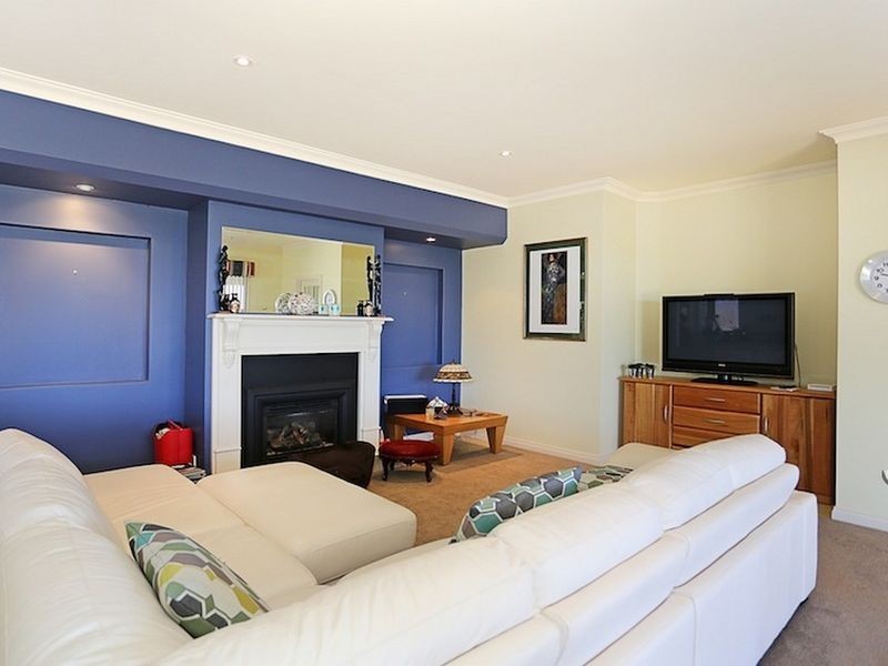 11 Sandy Cove, Halls Head WA 6210