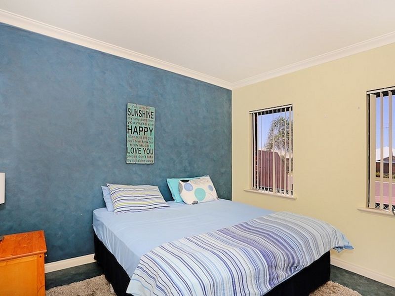 11 Sandy Cove, Halls Head WA 6210