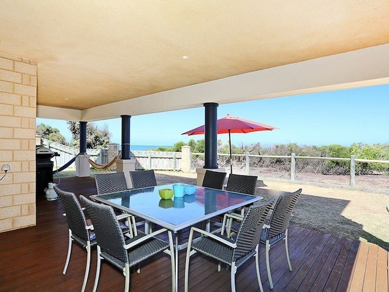 11 Sandy Cove, Halls Head WA 6210