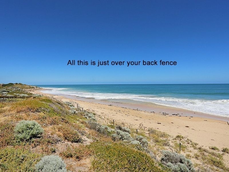 11 Sandy Cove, Halls Head WA 6210