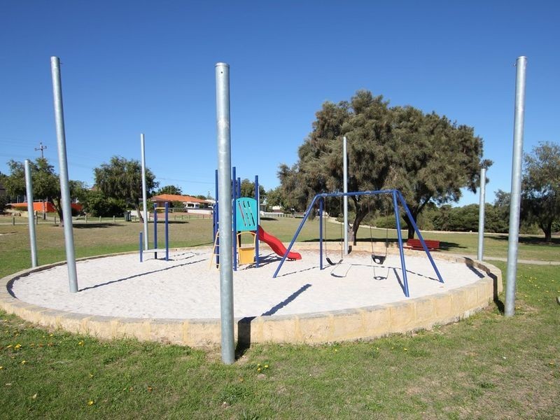 78 Janis Street, Halls Head WA 6210